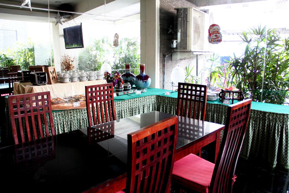 新格兰德公园酒店 泗水 外观 照片