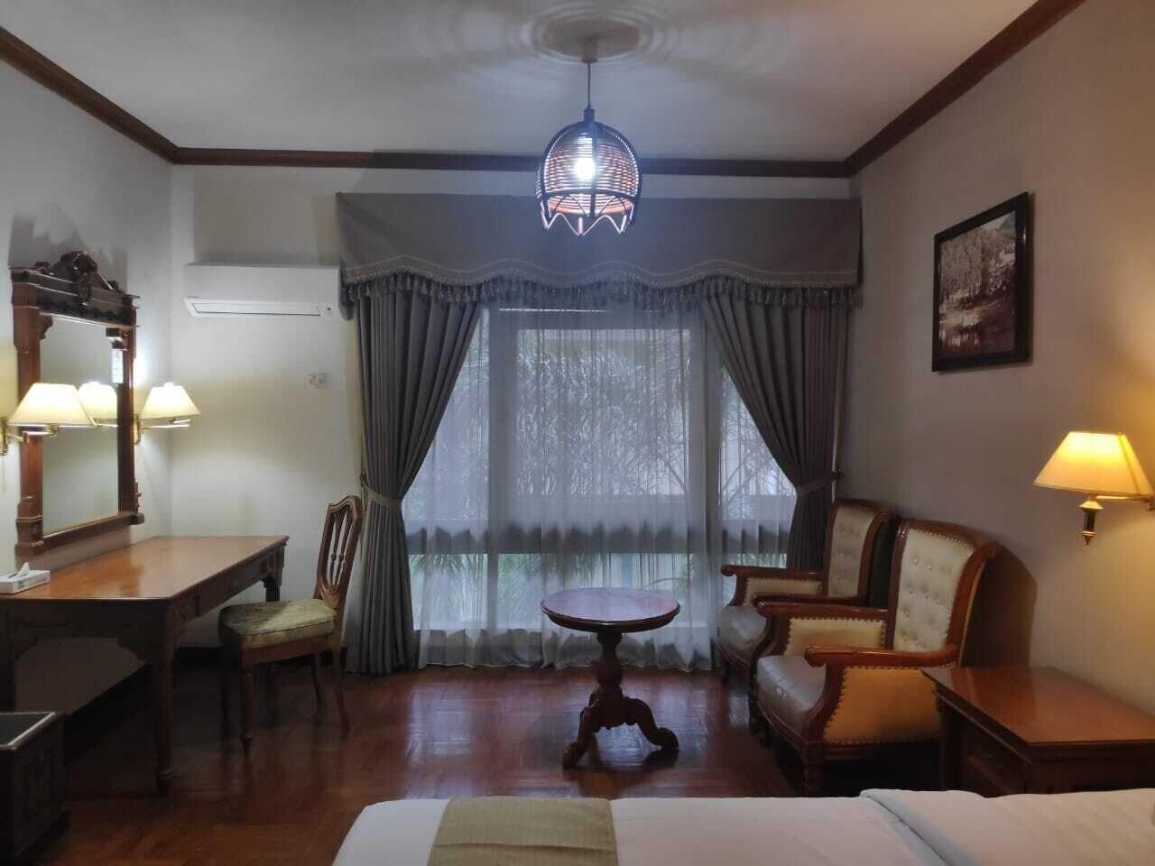 新格兰德公园酒店 泗水 外观 照片