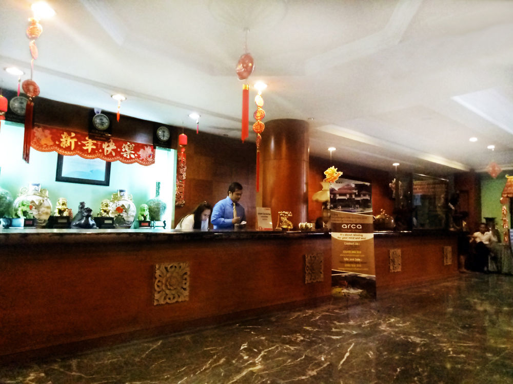 新格兰德公园酒店 泗水 外观 照片