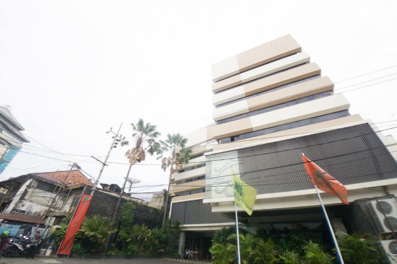 新格兰德公园酒店 泗水 外观 照片