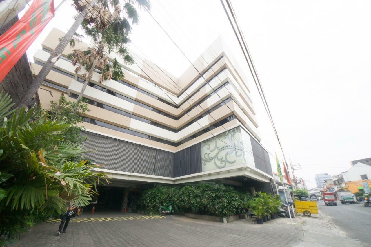 新格兰德公园酒店 泗水 外观 照片